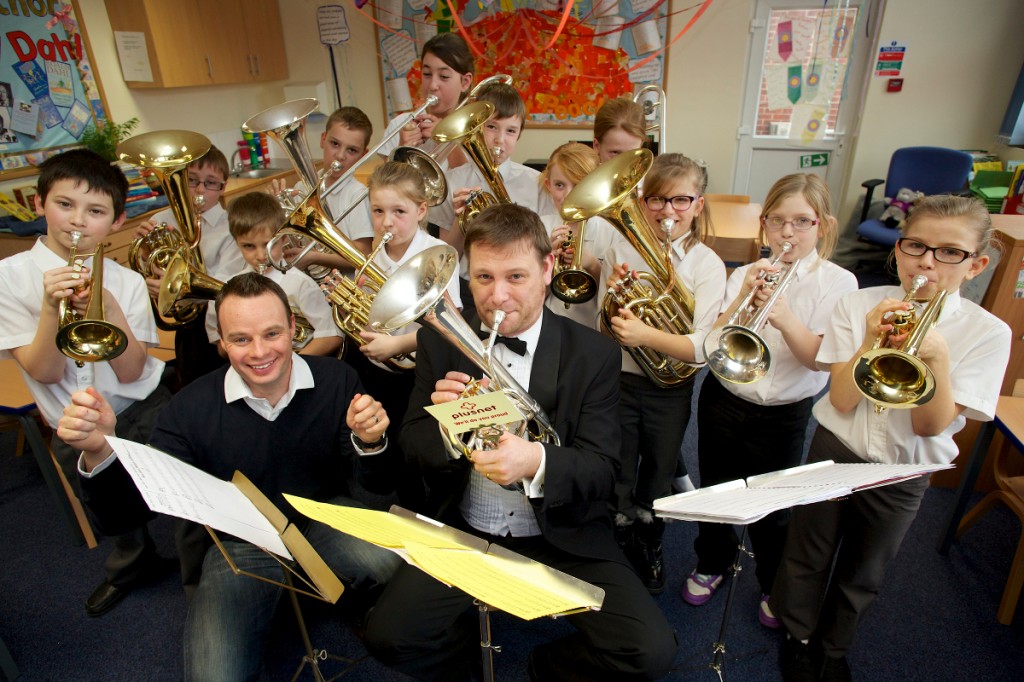 Nick Rawlings, Jim Fletcher & pupils from Birkwood Primary School