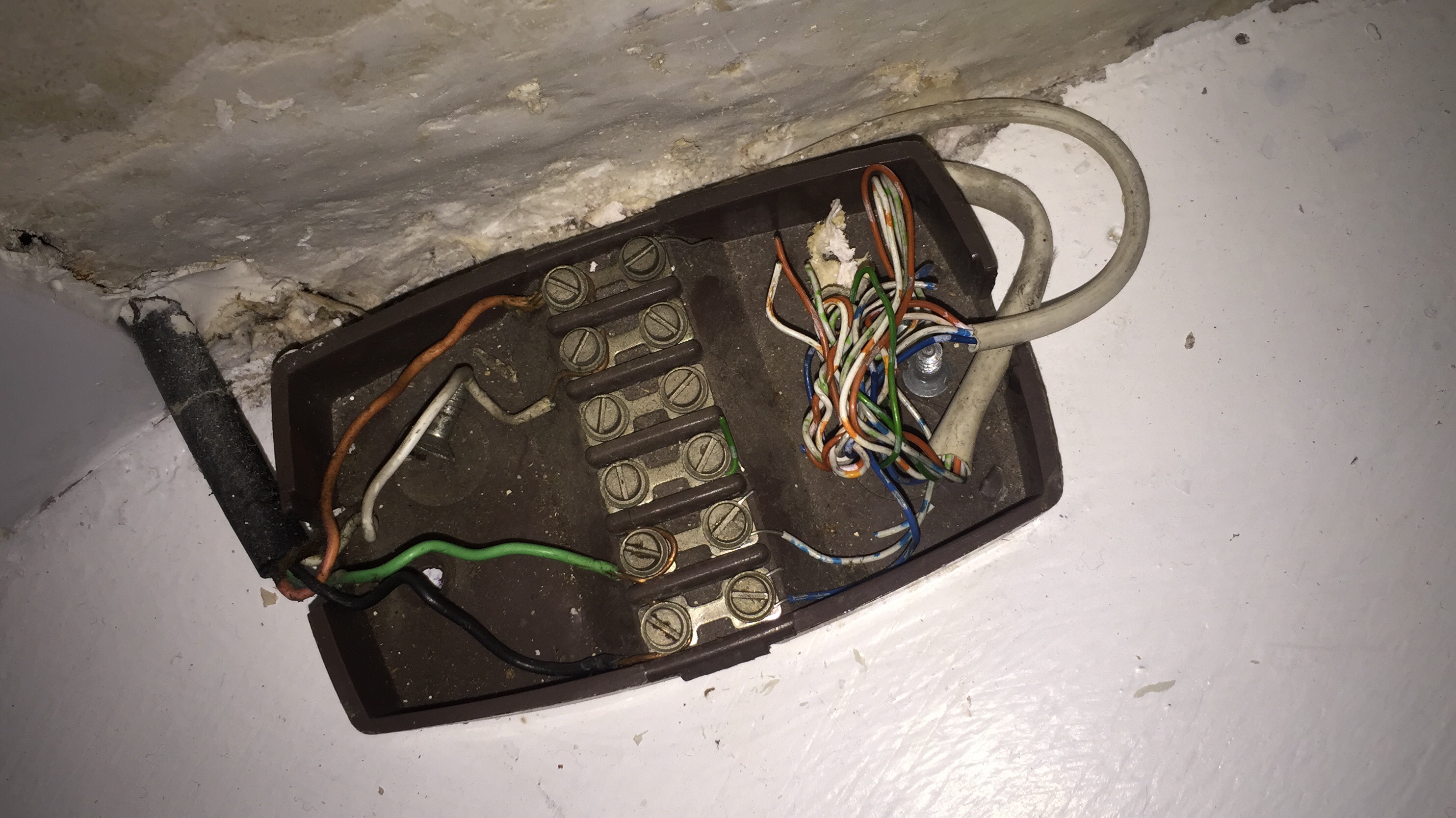 Re: Old telephone line wiring? help! - Plusnet Community
