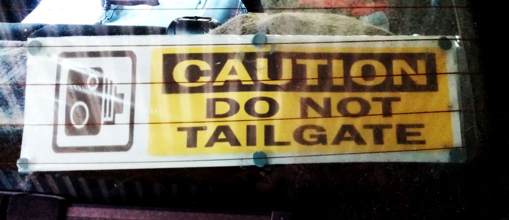 do not tailgate.jpg